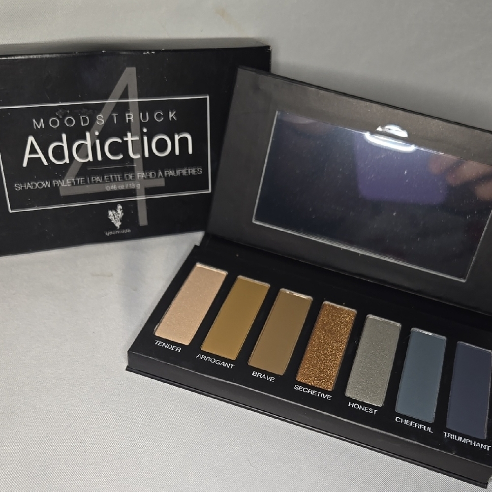 Moodstruck Addiction Eyeshadow Palette